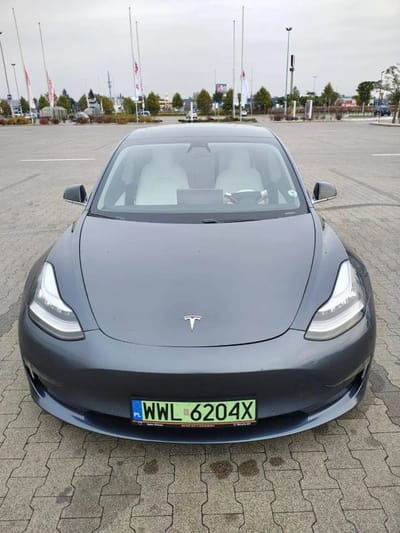 Tesla Model 3 - zdjęcie od sprzedającego