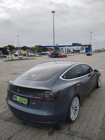 Tesla Model 3 - zdjęcie od sprzedającego