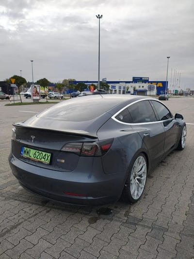 Tesla Model 3 - zdjęcie od sprzedającego