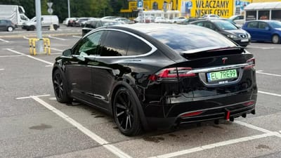 Tesla Model X - zdjęcie 2