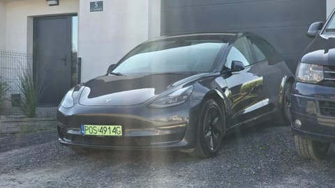 Tesla Model 3 - zdjęcie z ogłoszenia