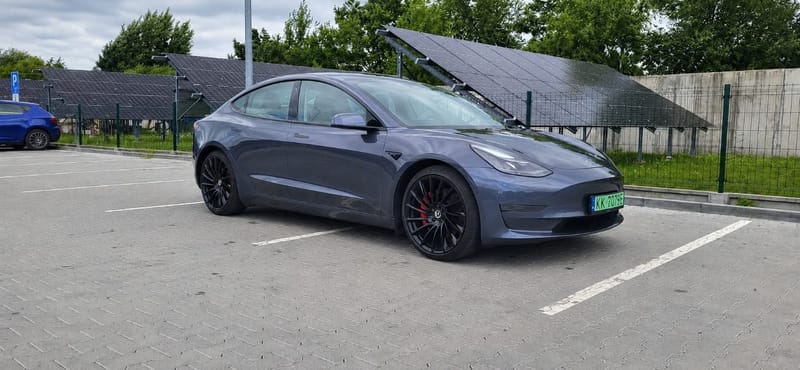 Tesla Model 3 PERFORMANCE