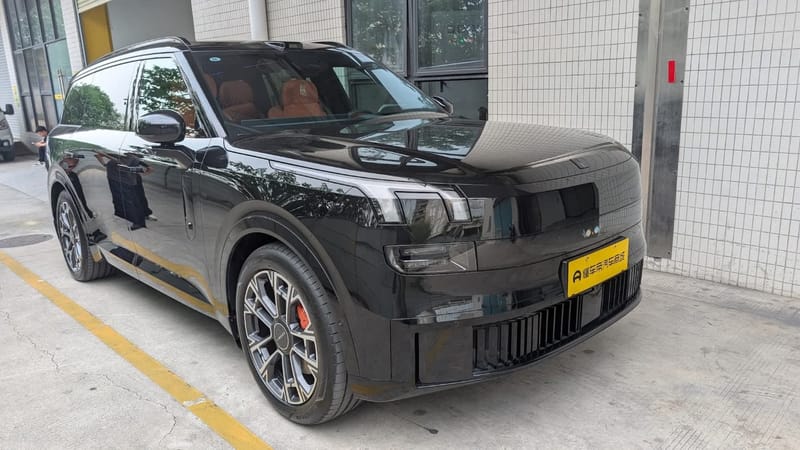 Lynk & Co 900